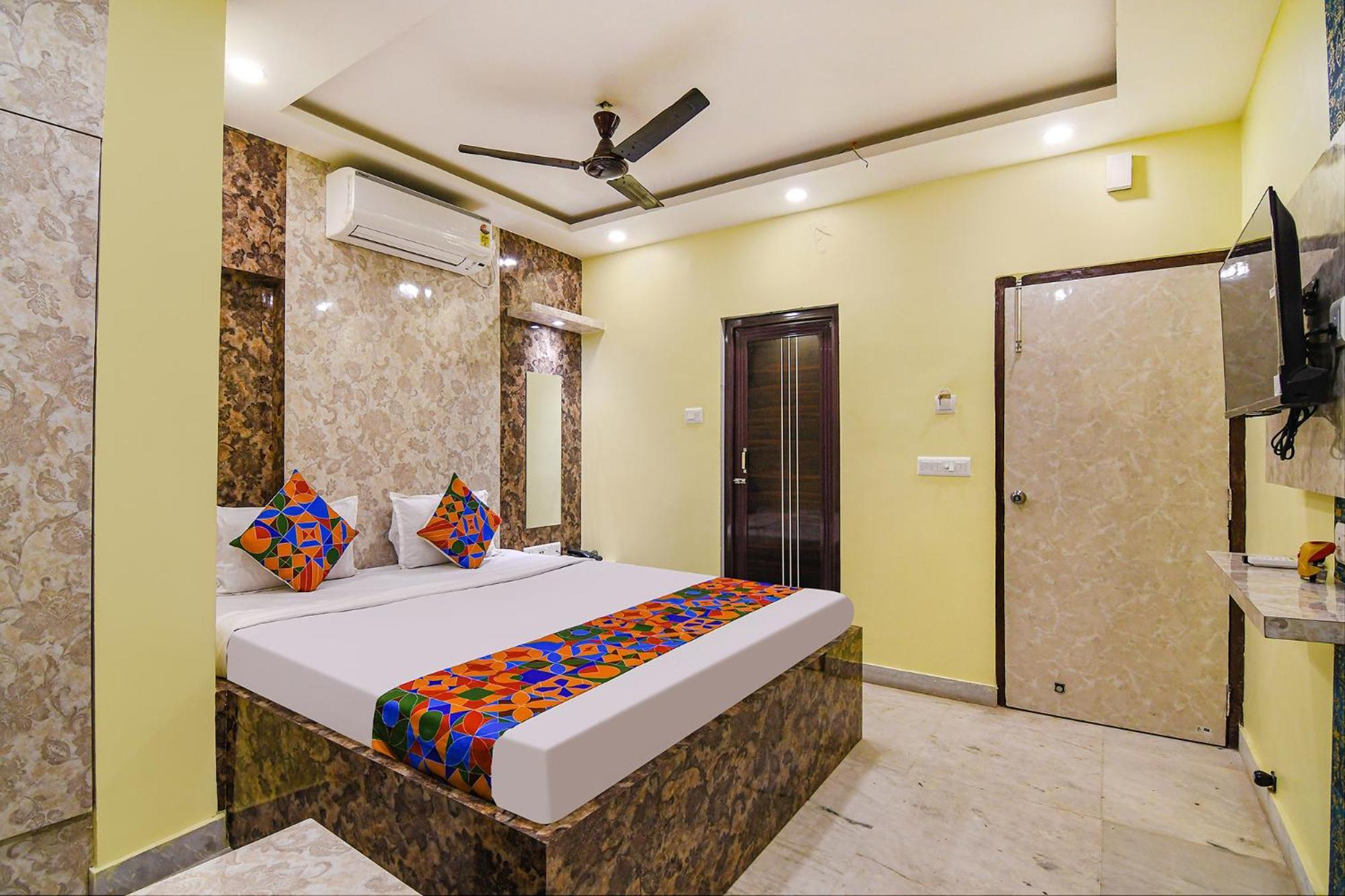 Hotel Divine Chariot Калькутта Экстерьер фото